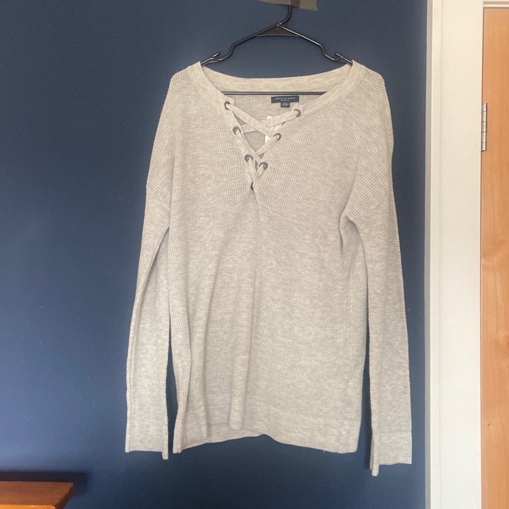 This beautiful shirt from American Eagle is very soft and comfortable.